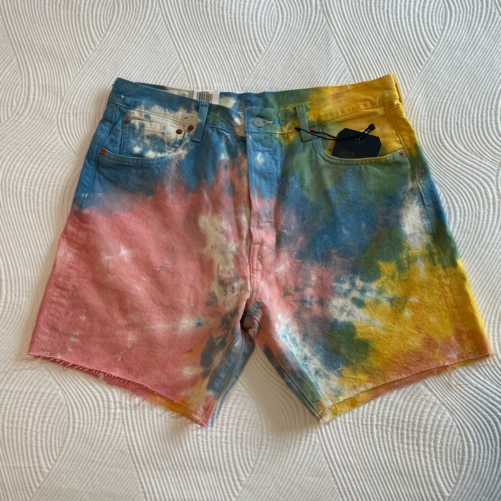 NWT Levi’s 501 ‘93 Tie Dye Cut-Off 7” Jean Shorts - 34